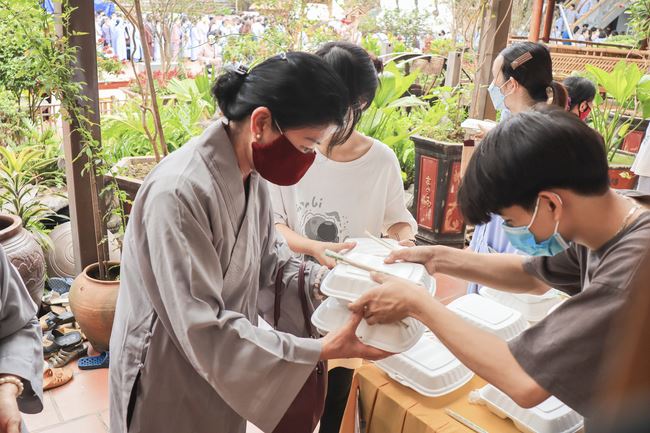 Buddha bathing ceremony - Opening of the Buddha's Birthday week at Hoa Phuc Pagoda