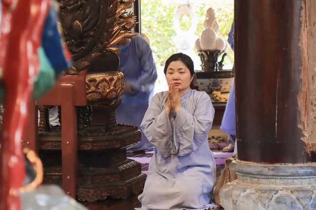 Buddha bathing ceremony - Opening of the Buddha's Birthday week at Hoa Phuc Pagoda