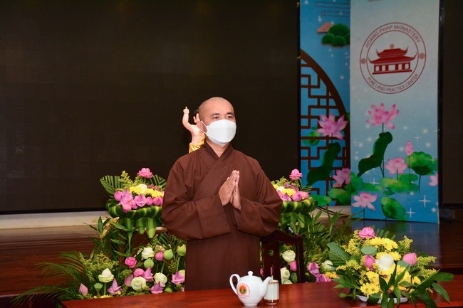 Parade of carriages decorated with flowers of Wisdom Nurturing class to welcome the Buddha's Birthday.