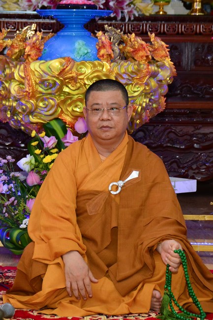 Parade of carriages decorated with flowers of Wisdom Nurturing class to welcome the Buddha's Birthday.