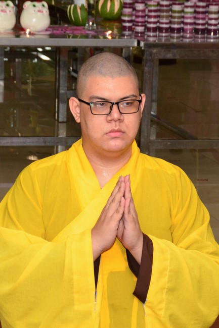 Parade of carriages decorated with flowers of Wisdom Nurturing class to welcome the Buddha's Birthday.