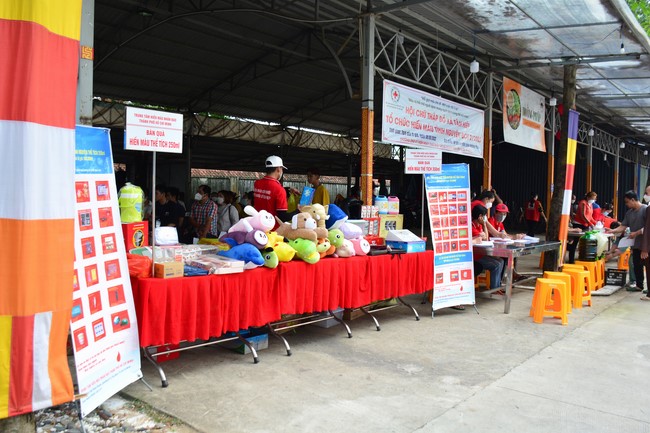 Humanitarian Blood Donation