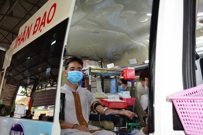 Humanitarian Blood Donation