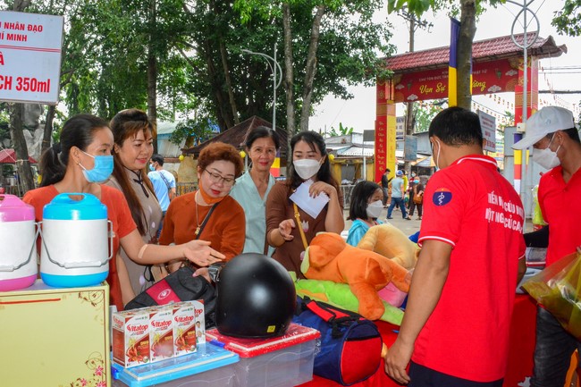 Humanitarian Blood Donation