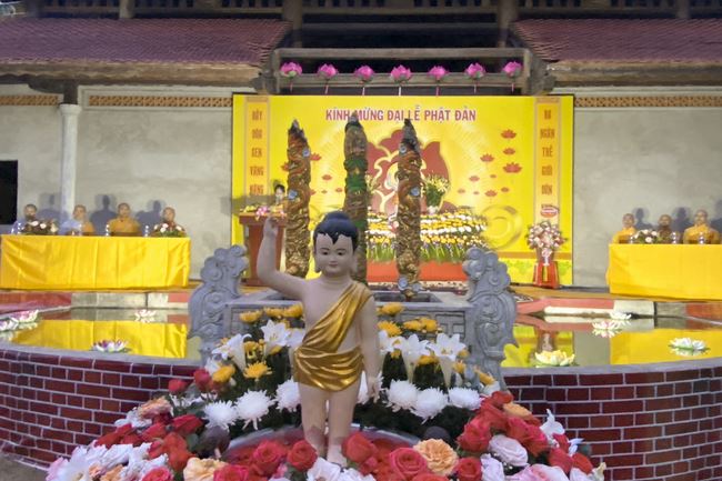Solemnity of the Buddha's Great Birthday Ceremony at  Van Dai Phuoc Pagoda