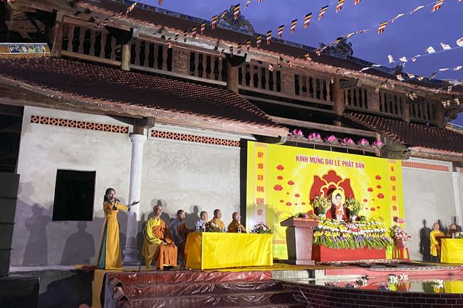 Solemnity of the Buddha's Great Birthday Ceremony at  Van Dai Phuoc Pagoda
