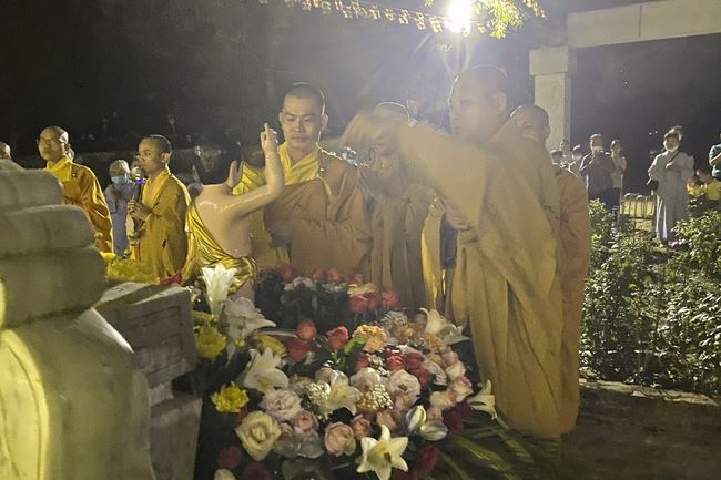 Solemnity of the Buddha's Great Birthday Ceremony at  Van Dai Phuoc Pagoda