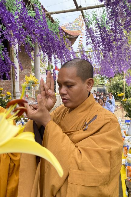 Solemnity of the Buddha's Great Birthday Ceremony at  Van Dai Phuoc Pagoda