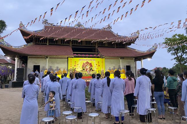 Solemnity of the Buddha's Great Birthday Ceremony at  Van Dai Phuoc Pagoda