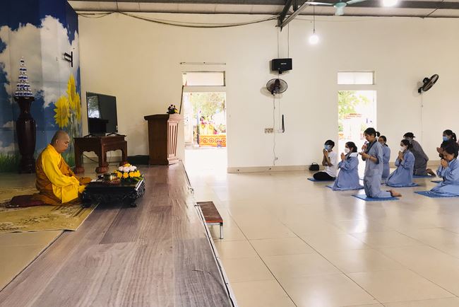Three-Jewel Refuge Ceremony at Dong Cao Pagoda