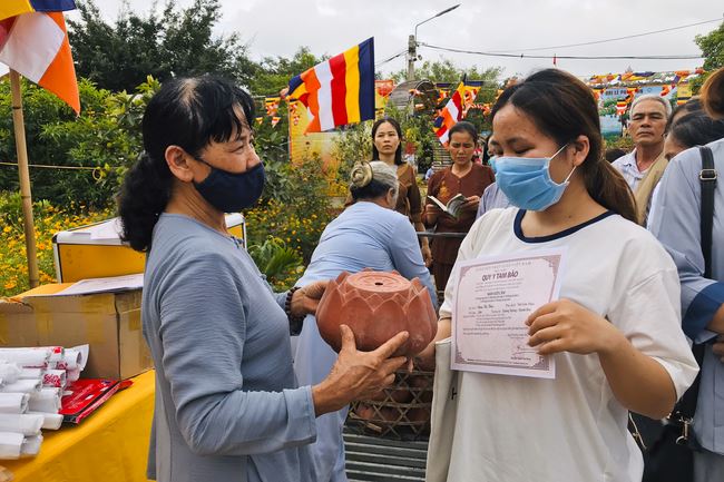 Three-Jewel Refuge Ceremony at Dong Cao Pagoda
