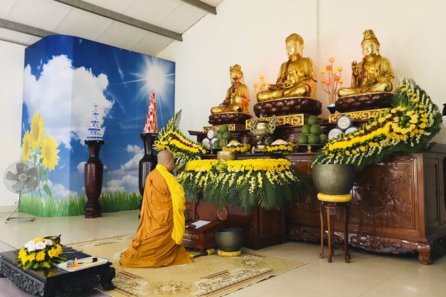 Three-Jewel Refuge Ceremony at Dong Cao Pagoda