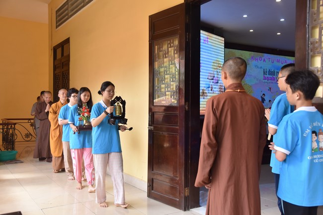 The 6th Day of Huong Phap Branch 's Teenage Retreat, Cu Chi