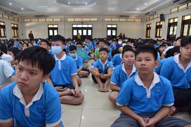 The 6th Day of Huong Phap Branch 's Teenage Retreat, Cu Chi