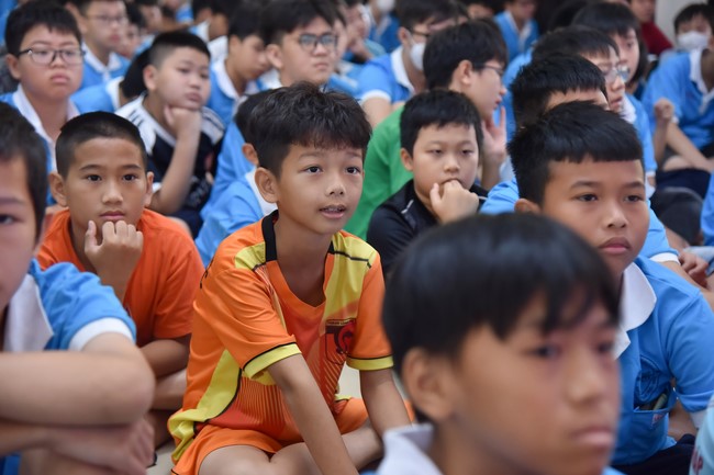 The 6th Day of Huong Phap Branch 's Teenage Retreat, Cu Chi