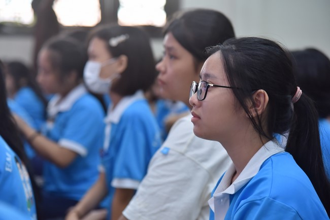 The 6th Day of Huong Phap Branch 's Teenage Retreat, Cu Chi