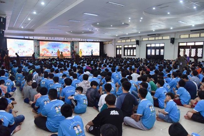 The 6th Day of Huong Phap Branch 's Teenage Retreat, Cu Chi