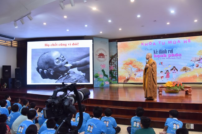 The 6th Day of Huong Phap Branch 's Teenage Retreat, Cu Chi