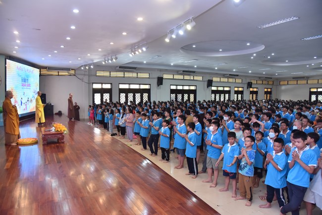 The 6th Day of Huong Phap Branch 's Teenage Retreat, Cu Chi