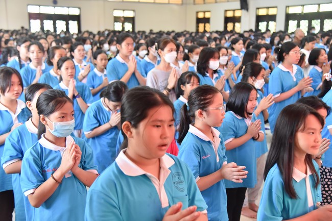 The 6th Day of Huong Phap Branch 's Teenage Retreat, Cu Chi