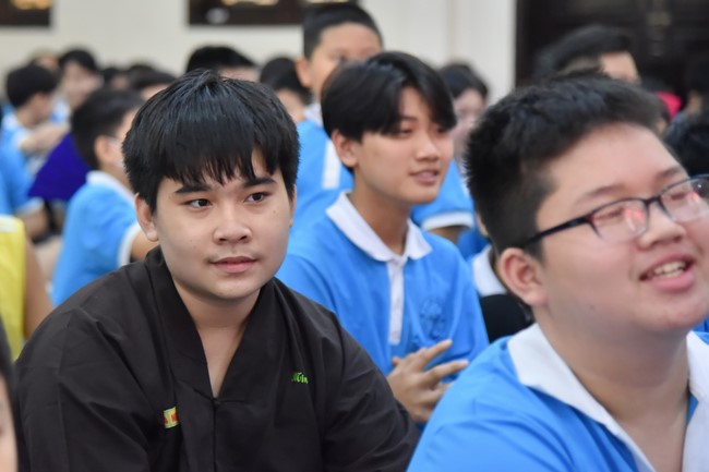 The 6th Day of Huong Phap Branch 's Teenage Retreat, Cu Chi