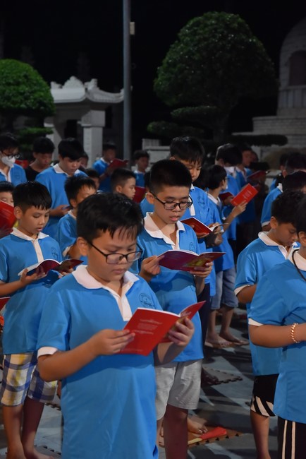 The 6th Day of Huong Phap Branch 's Teenage Retreat, Cu Chi