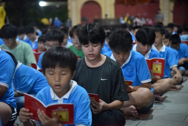 The 6th Day of Huong Phap Branch 's Teenage Retreat, Cu Chi