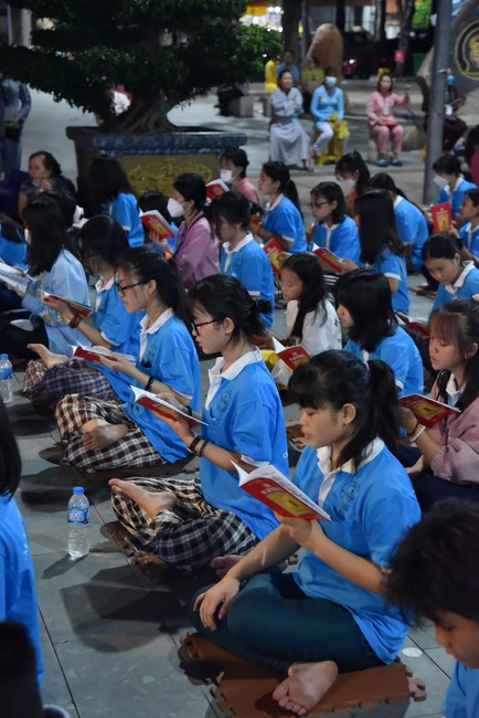 The 6th Day of Huong Phap Branch 's Teenage Retreat, Cu Chi