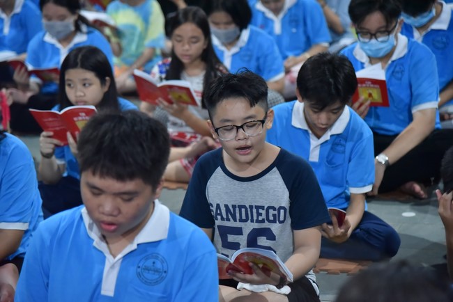 The 6th Day of Huong Phap Branch 's Teenage Retreat, Cu Chi