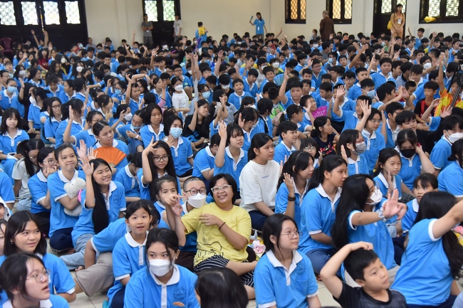 The Last Day of Huong Phap Branch 's Teenage Retreat, Cu Chi