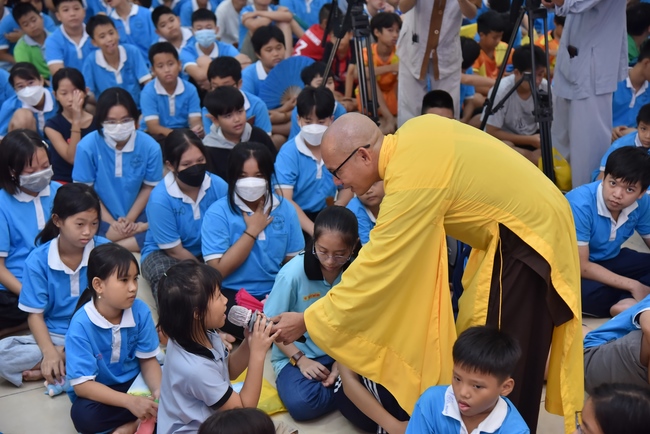 The Last Day of Huong Phap Branch 's Teenage Retreat, Cu Chi