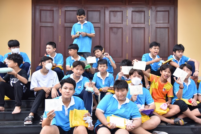 The Last Day of Huong Phap Branch 's Teenage Retreat, Cu Chi