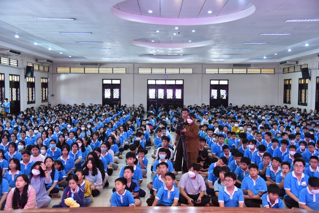 The Last Day of Huong Phap Branch 's Teenage Retreat, Cu Chi