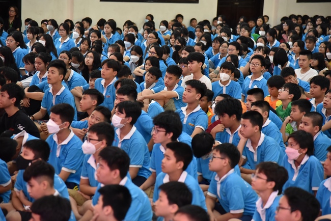 The Last Day of Huong Phap Branch 's Teenage Retreat, Cu Chi