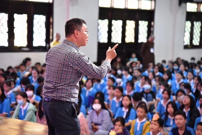 The Last Day of Huong Phap Branch 's Teenage Retreat, Cu Chi