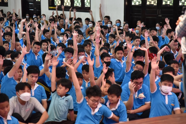 The Last Day of Huong Phap Branch 's Teenage Retreat, Cu Chi