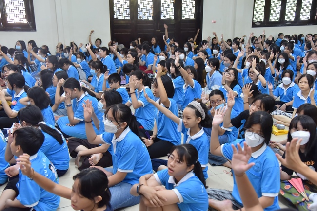 The Last Day of Huong Phap Branch 's Teenage Retreat, Cu Chi
