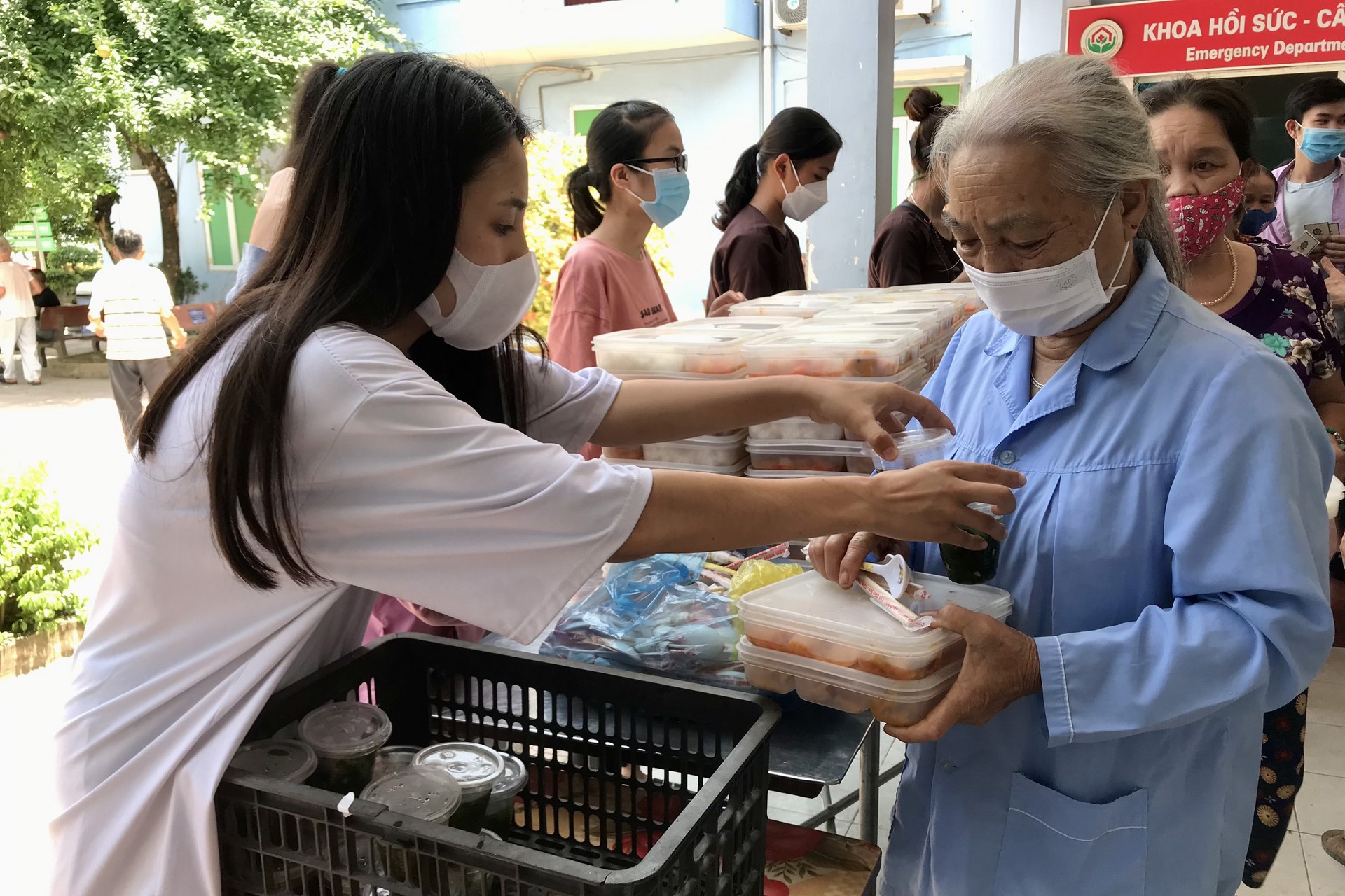 The charity program on May at Dong Cao Pagoda
