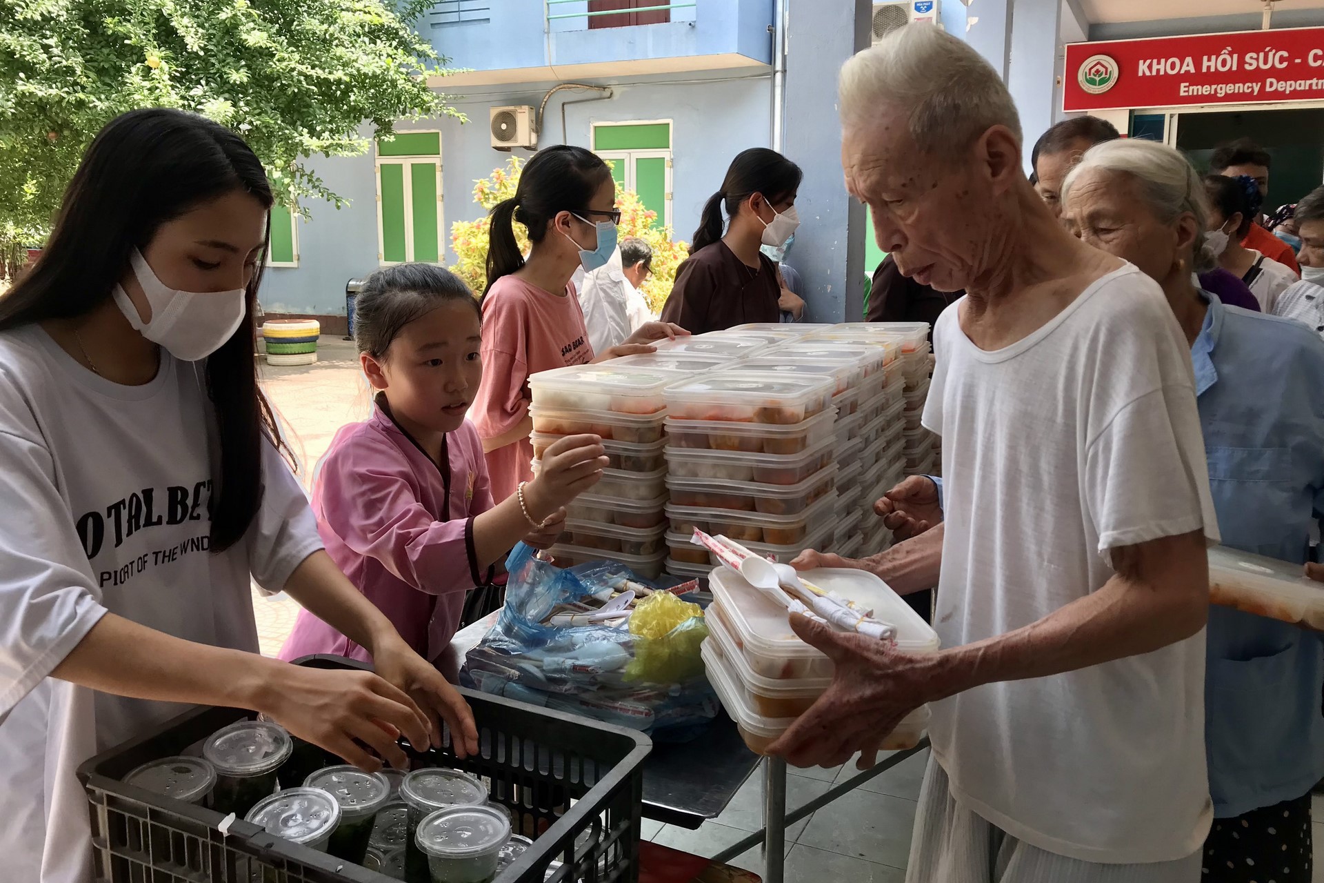 The charity program on May at Dong Cao Pagoda