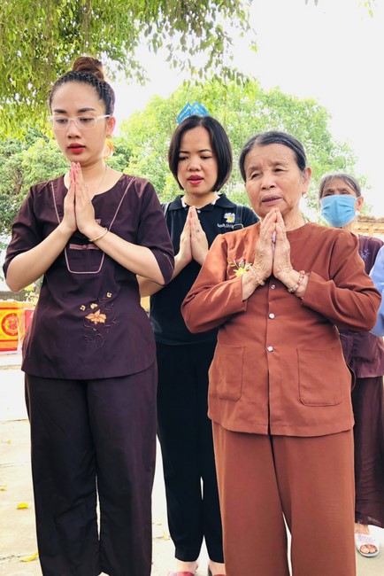The charity program on May at Dong Cao Pagoda