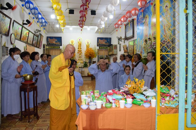 Lễ sám hối và tặng quà Đạo tràng Minh Chất, Cần Thơ