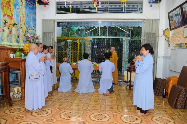 Lễ sám hối và tặng quà Đạo tràng Minh Chất, Cần Thơ