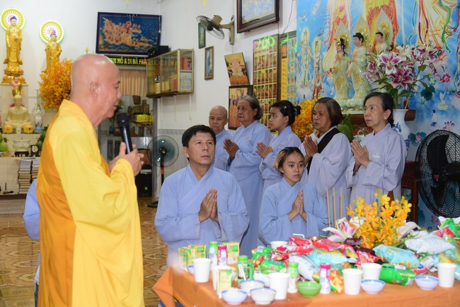 Lễ sám hối và tặng quà Đạo tràng Minh Chất, Cần Thơ