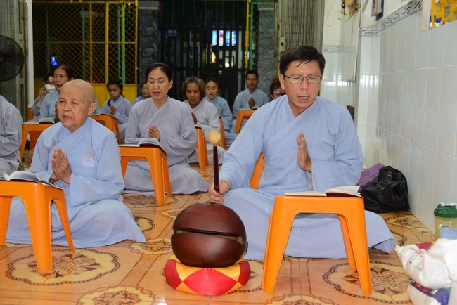 Lễ sám hối và tặng quà Đạo tràng Minh Chất, Cần Thơ