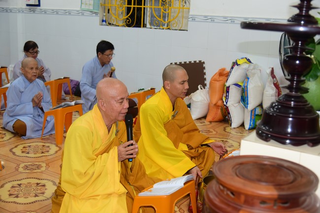 Lễ sám hối và tặng quà Đạo tràng Minh Chất, Cần Thơ