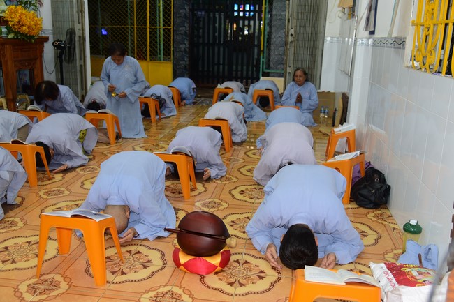 Lễ sám hối và tặng quà Đạo tràng Minh Chất, Cần Thơ