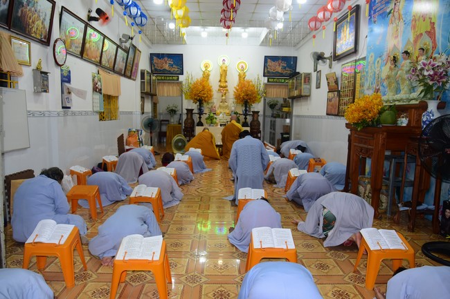 Lễ sám hối và tặng quà Đạo tràng Minh Chất, Cần Thơ