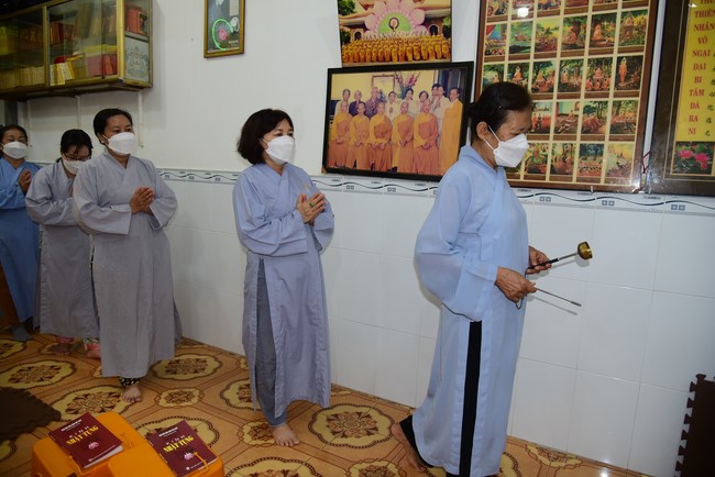 Lễ sám hối và tặng quà Đạo tràng Minh Chất, Cần Thơ