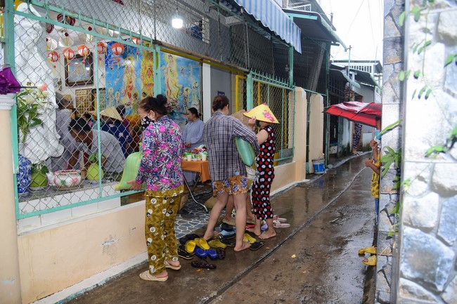 Lễ sám hối và tặng quà Đạo tràng Minh Chất, Cần Thơ