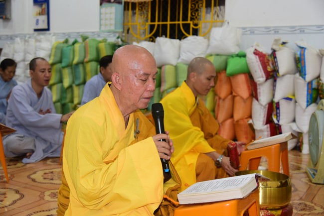 Tu niệm Phật một ngày tại Cần Thơ